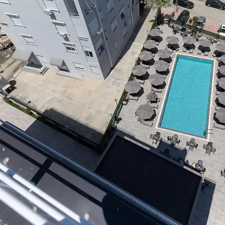 Resilient Golem (Tirana)