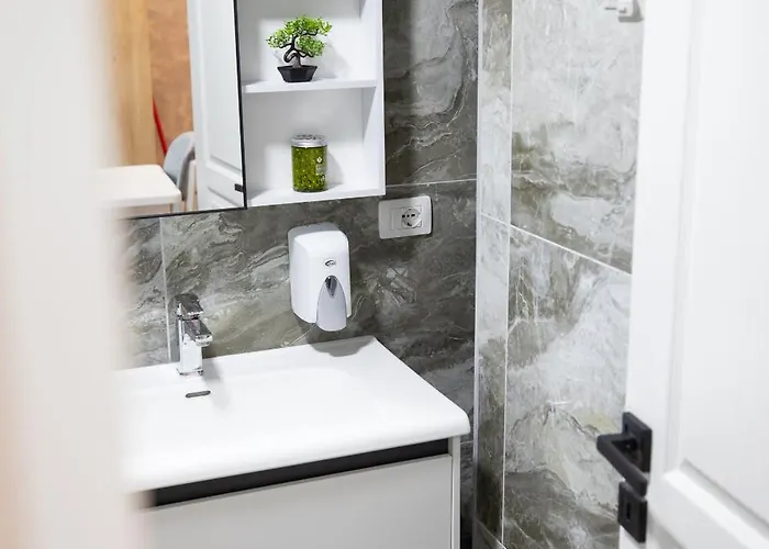 Resilient Golem (Tirana)