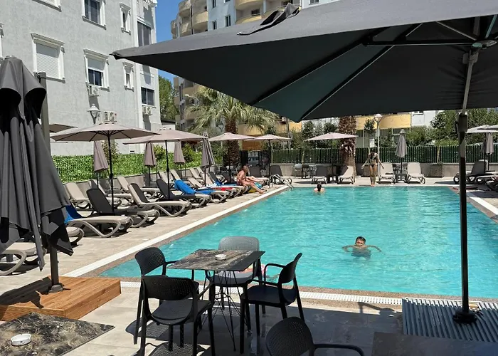 Resilient 4* Golem (Tirana)