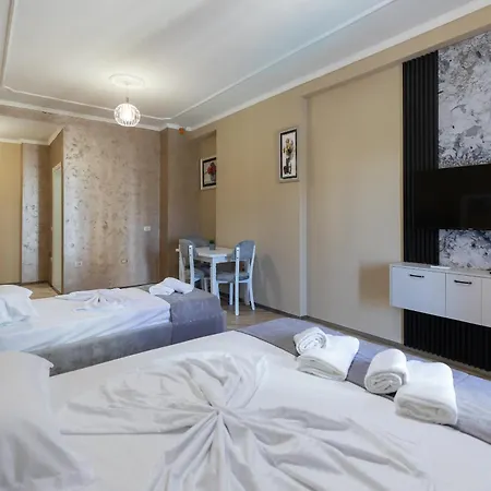 Resilient 4* Golem (Tirana)