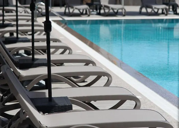 Resilient Golem (Tirana)