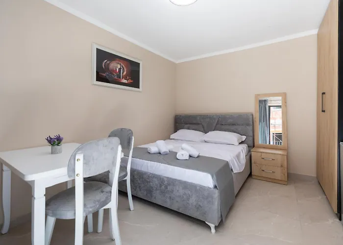 Resilient 4* Golem (Tirana)